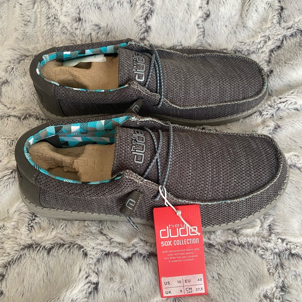 Hey Dude men’s size 10 New with tags, Wally Sox Color
